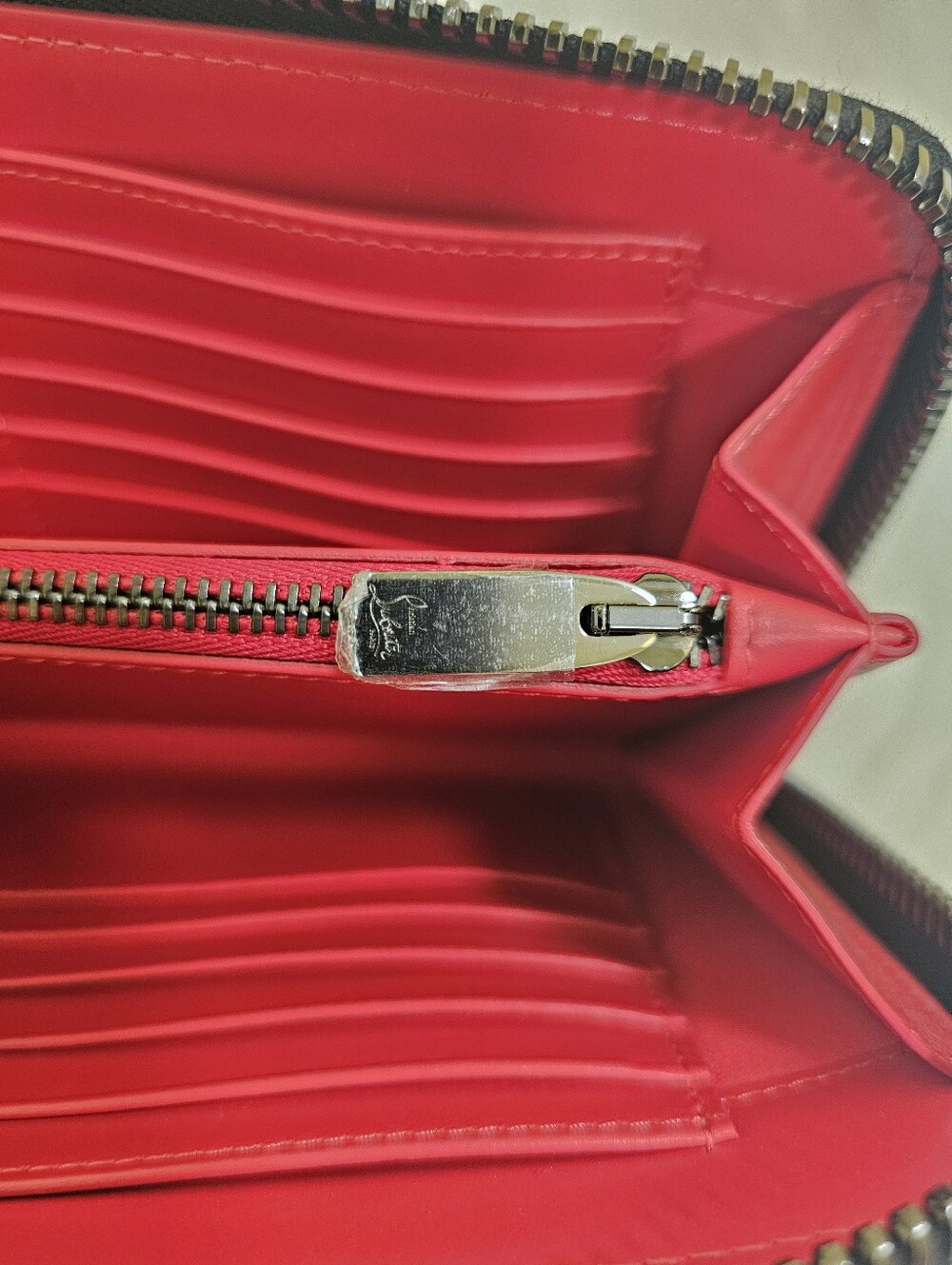 CHRISTIAN LOUBOUTIN BLACK M PANETTONE XL WALLET - Picture 12 of 17